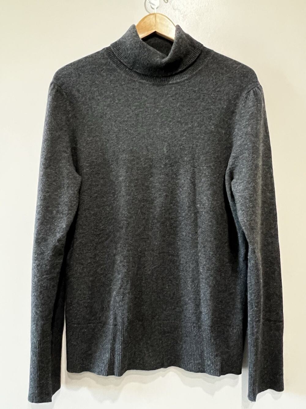 Women' 100% Cashmere Academia Classic cozy Goth Turtleneck Heather Grey Size XL